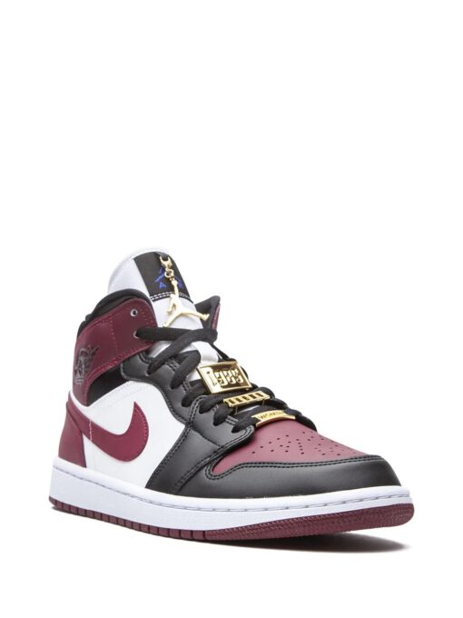 Кроссовки Nike Air Jordan 1 Retro "Maroon Toe" - фото 2