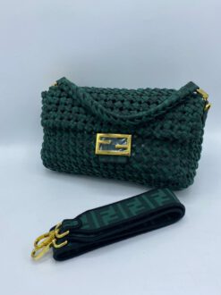 Женская плетеная сумка Fendi зеленая 28/15 см коллекция 2021-2022
