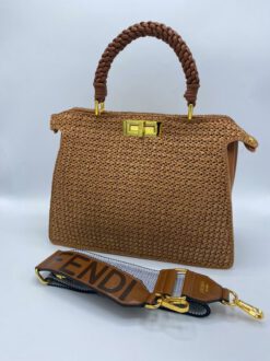 Женская сумка Fendi коричневая 33/27 см коллекция 2021-2022