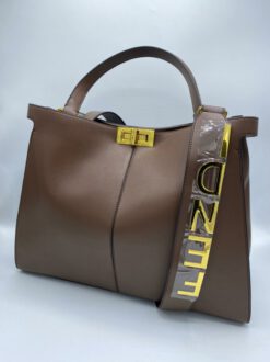 Женская кожаная сумка-тоут Fendi 78704 коричневая 42/32 см - фото 10