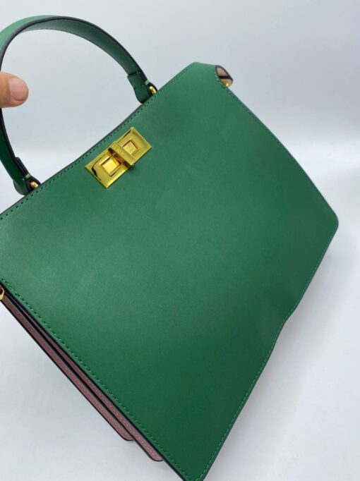 Женская кожаная сумка Fendi 78674 зеленая 32/25 см - фото 3