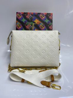 Женская сумка-клатч Louis Vuitton кожаная белая 26/20/6 см - фото 3