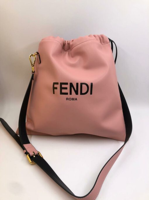 Женская кожаная сумка-мешок Fendi 76206 розовая 36/37 см - фото 1