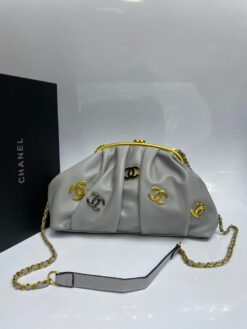 Женская кожаная сумка-ридикюль Chanel серая 30/20/8 см