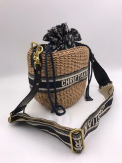 Женская сумка-корзина Dior из ротанга коричневая  24/19 см