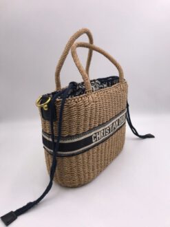 Женская сумка-корзина Dior из ротанга коричневая  30/21 см
