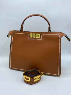 Женская кожаная сумка Fendi 78679 коричневая 32/25 см - фото 6
