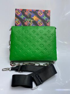 Женская сумка-клатч Louis Vuitton кожаная зеленая 26/20/6 см - фото 5