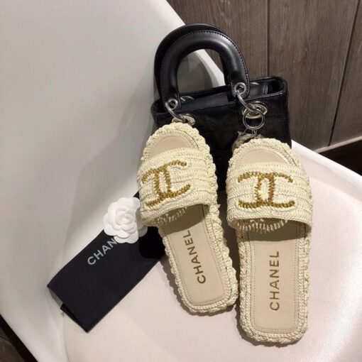 Шлепанцы женские Chanel белые премиум-люкс коллекция 2021-2022 - фото 2