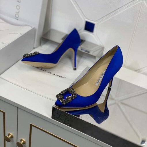 Атласные женские туфли Manolo Blahnik Hangisi 9.5 см каблук ярко-синие - фото 2
