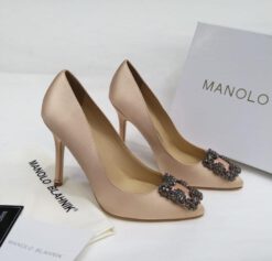 Атласные женские туфли Manolo Blahnik Hangisi 9.5 см каблук бежевые