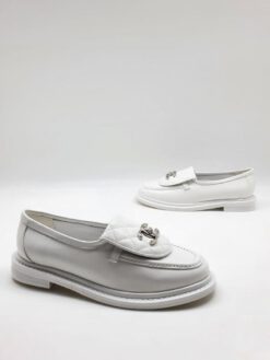 Туфли-лоферы Chanel белые кожаные коллекция 2021-2022