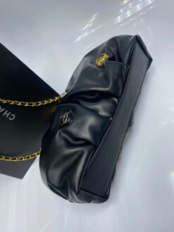 Женская кожаная сумка-ридикюль Chanel черная 30/20/8 см