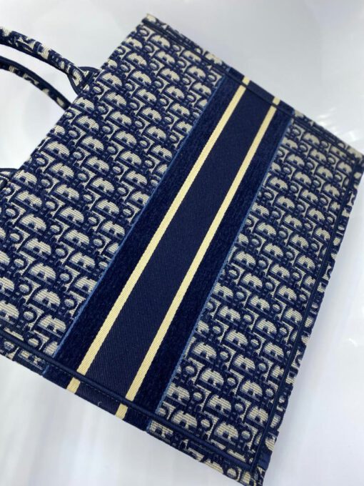 Женская сумка Dior из жаккардовой ткани синяя 41/34/15 см - фото 3