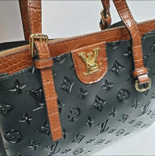 Женская сумка кожаная Louis Vuitton черная 30/25/13 см - фото 6