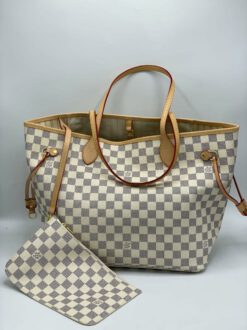 Женская сумка Louis Vuitton из канвы с шахматным рисунком бело-серая 40/31/19 см