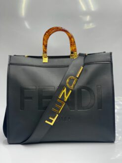 Женская кожаная сумка Fendi черная 40/34/21 коллекция 2021-2022