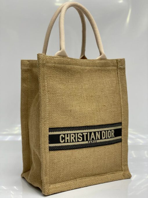 Женская сумка-шоппер Dior тканевая бежевая 25/30/15 см - фото 1