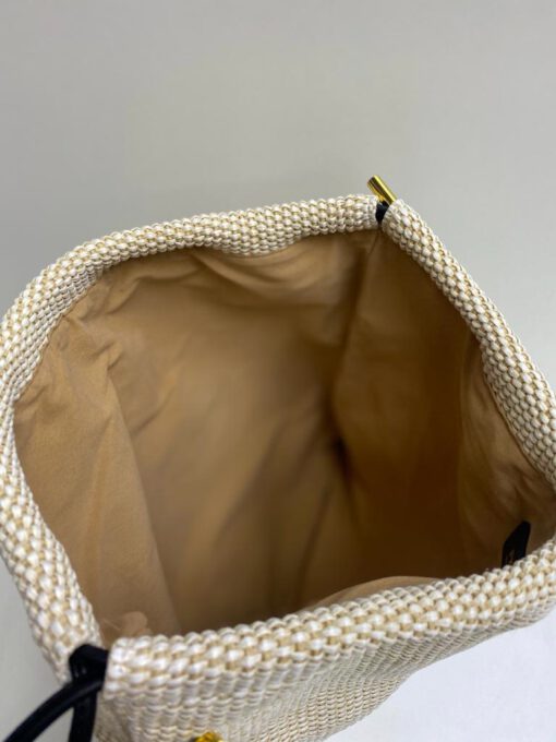Женская тканевая сумка-мешок Fendi 87393 белая 40/37 см - фото 2