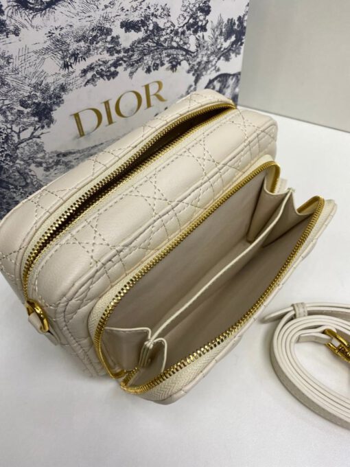 Женская кожаная сумка-клатч Dior со стёжкой белая 19/14/6 см - фото 4