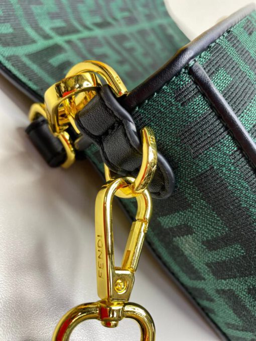 Женская сумка-клатч Fendi 87200 зелёная с рисунком-монограммой 26/14/6 см - фото 4