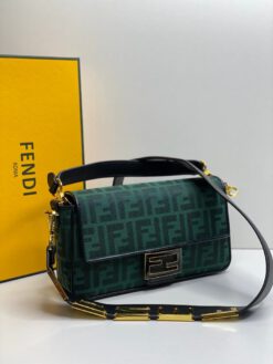 Женская сумка-клатч Fendi 87200 зелёная с рисунком-монограммой 26/14/6 см - фото 8