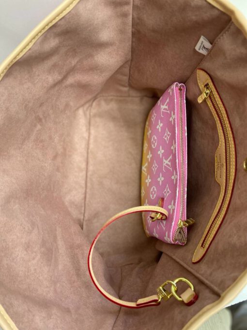 Женская сумка-тоут Louis Vuitton жёлто-розовая с фирменным рисунком 32/28/15 см - фото 4
