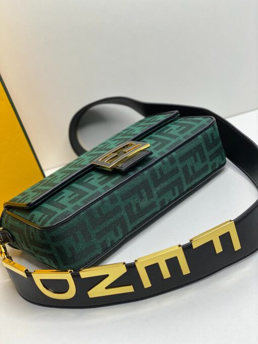 Женская сумка-клатч Fendi 87200 зелёная с рисунком-монограммой 26/14/6 см - фото 6