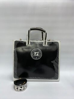Женская кожаная сумка-тоут Fendi черная 41/36/18 см