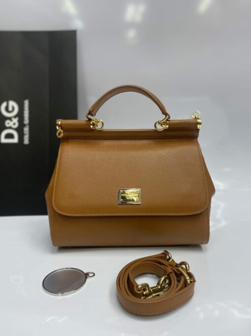 Женская кожаная сумка Dolce & Gabbana горчичная 25/17/13 см - фото 1