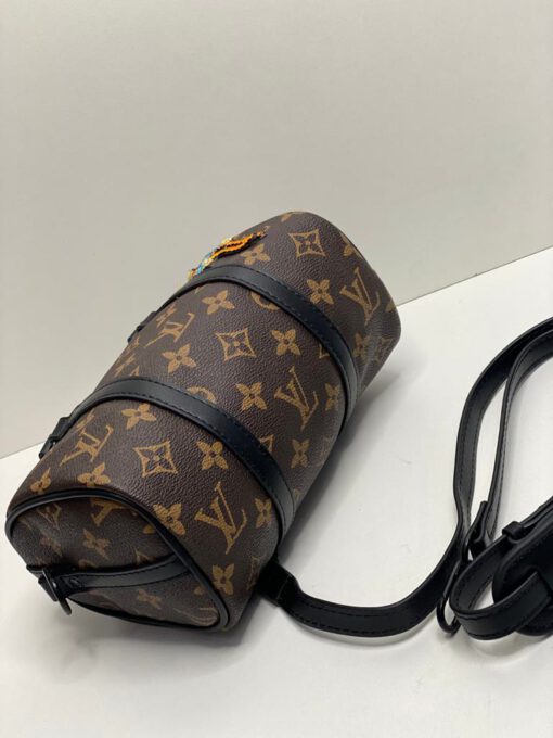 Женская сумка Louis Vuitton из канвы Monogram коричневая 20/13/9 см - фото 4
