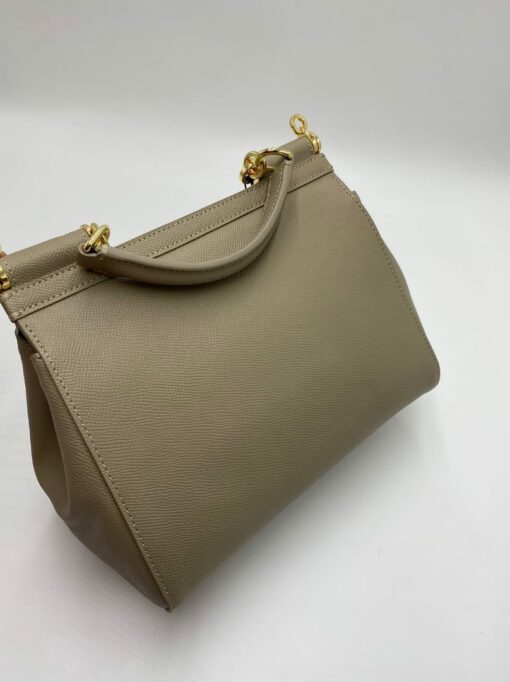 Женская кожаная сумка Dolce & Gabbana цвета хаки 25/17/13 см - фото 5
