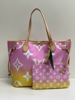 Женская сумка-тоут Louis Vuitton жёлто-розовая с фирменным рисунком 32/28/15 см