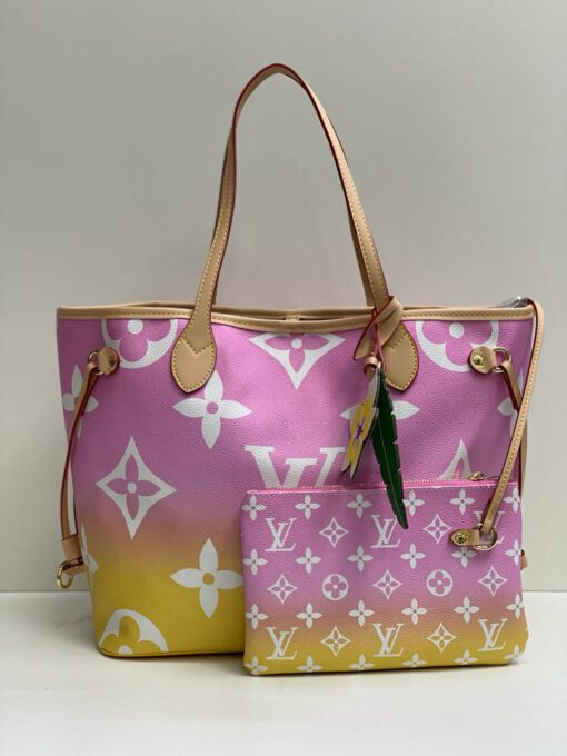 Женская сумка-тоут Louis Vuitton жёлто-розовая с фирменным рисунком 32/28/15 см - фото 1