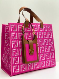 Женская тканевая сумка Fendi 83394 розовая с рисунком-монограммой 38/32/19 см - фото 3