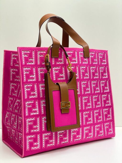 Женская тканевая сумка Fendi 83394 розовая с рисунком-монограммой 38/32/19 см - фото 1