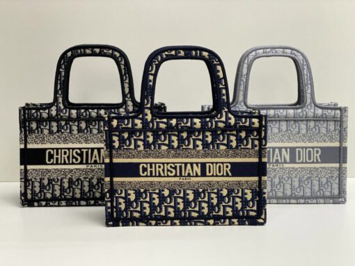 Женская сумка-шоппер Dior тканевая с рисунком-монограммой 27/19/10 см A83247 - фото 2