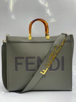 Женская кожаная сумка Fendi 83287 серая 40/34/21 коллекция 2021-2022 - фото 4