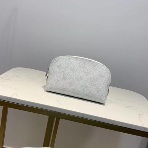 Косметичка Louis Vuitton белая с рисунком-монограммой 17/12 см - фото 1