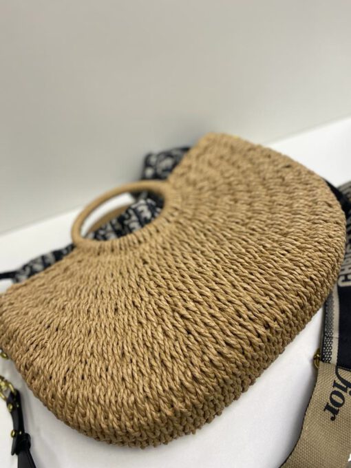 Женская сумка-корзина Dior из ротанга бежевая 38/24/7 см - фото 5
