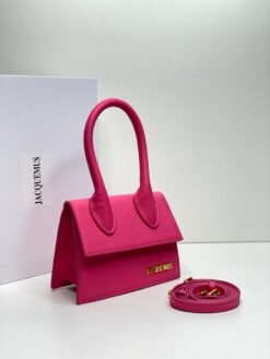 Женская маленькая кожаная сумка Jacquemus Le Chiquito ярко-розовая 17/13 см