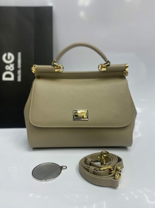 Женская кожаная сумка Dolce & Gabbana цвета хаки 25/17/13 см - фото 1