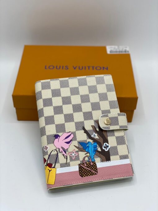 Женский бумажный органайзер (еженедельник) Louis Vuitton с шахматным рисунком 19/14 см - фото 1