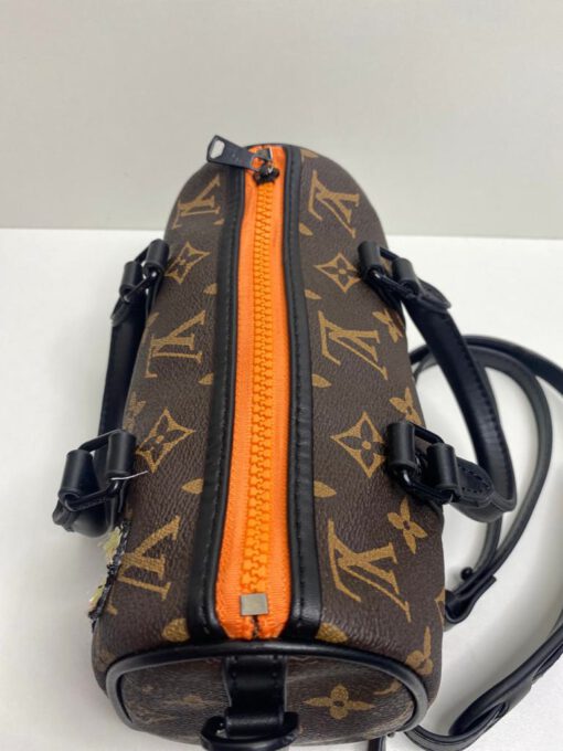 Женская сумка Louis Vuitton из канвы Monogram коричневая 20/13/9 см - фото 2