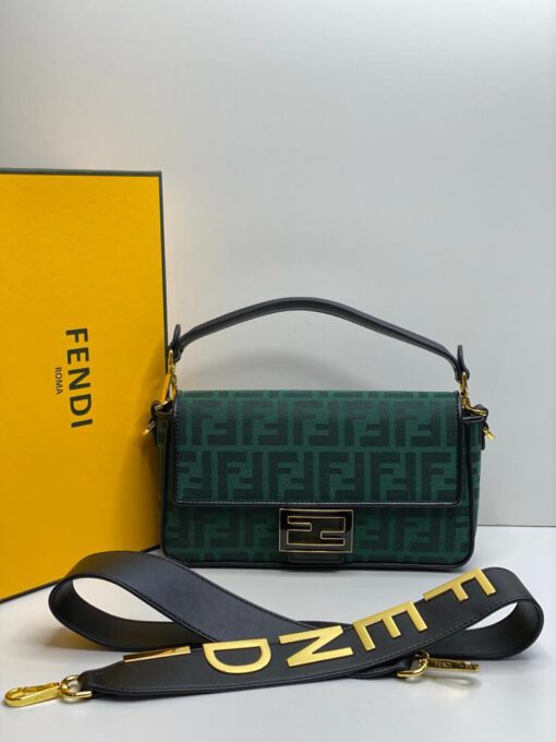 Женская сумка-клатч Fendi 87200 зелёная с рисунком-монограммой 26/14/6 см - фото 5