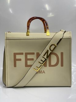 Женская кожаная сумка Fendi 83285 кремовая 40/34/21 коллекция 2021-2022 - фото 2
