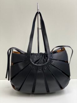 Женская кожаная сумка Bottega Veneta черная 39/24/10 см