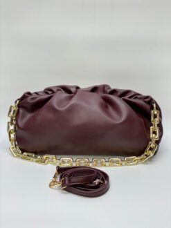 Женская кожаная сумка-"пельмень" Bottega Veneta бордовая 35/20 см