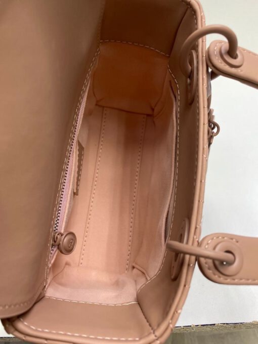 Женская кожаная сумка Dior бежевая 20/18/9 см - фото 2