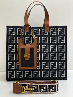 Женская тканевая сумка Fendi черная с рисунком-монограммой 38/32/19 см